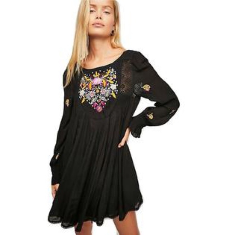 Super cute embroidered free people dress
